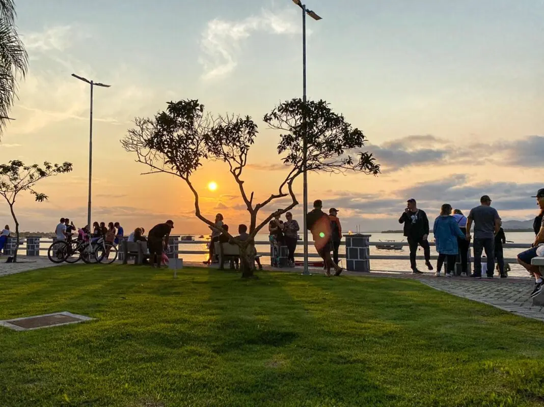 Praça dos Namorados — portal de turismo de Guaratuba